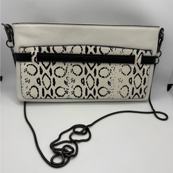 Reed Crossbody Purse Clutch featuring a removable metal chain strap Animal Print - Picture 4 of 9